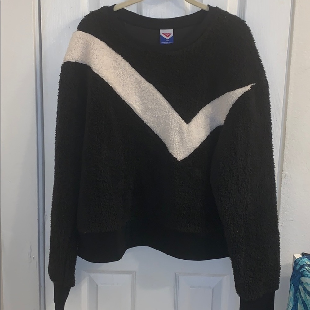 Pony soft pullover . Black and white Large